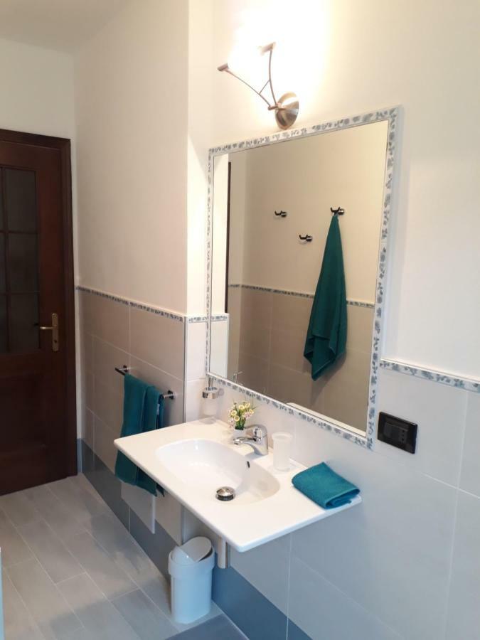 Appartamento Trieste Marone Exterior foto